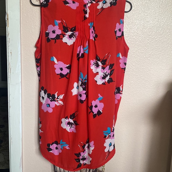 Chelsea and Theodore~ women’s medium floral blouse. - Picture 2 of 3